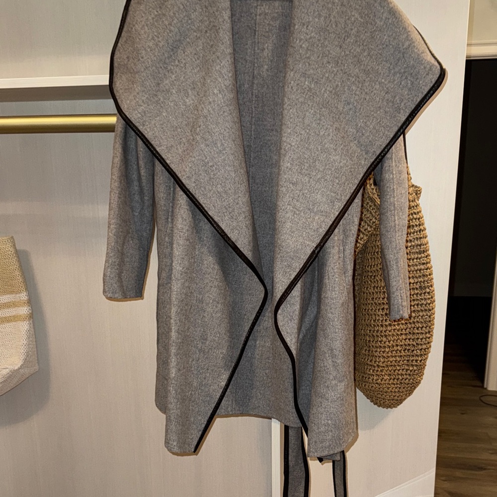 VINCE Gray coat / jacket with black leather trim size small - Picture 5 of 9